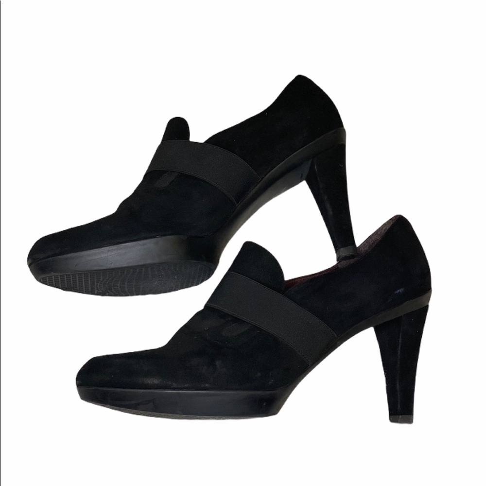 Stuart weitzman suede heels